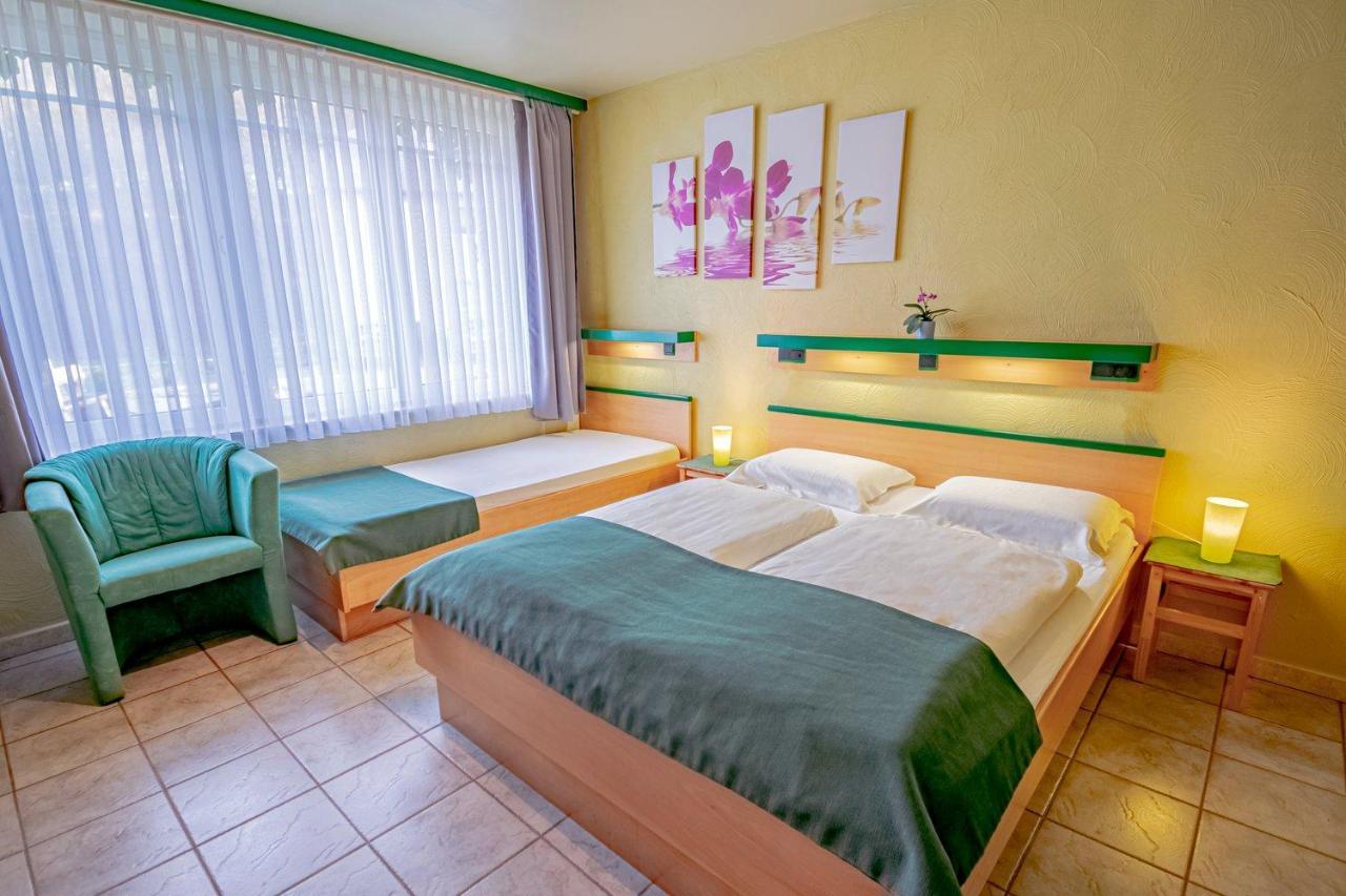 Hotel Ulftaler Schenke Burg-Reuland Kültér fotó